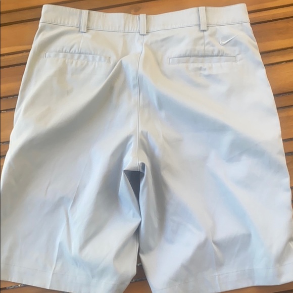 Nike Dri-fit golf shorts - Picture 2 of 2